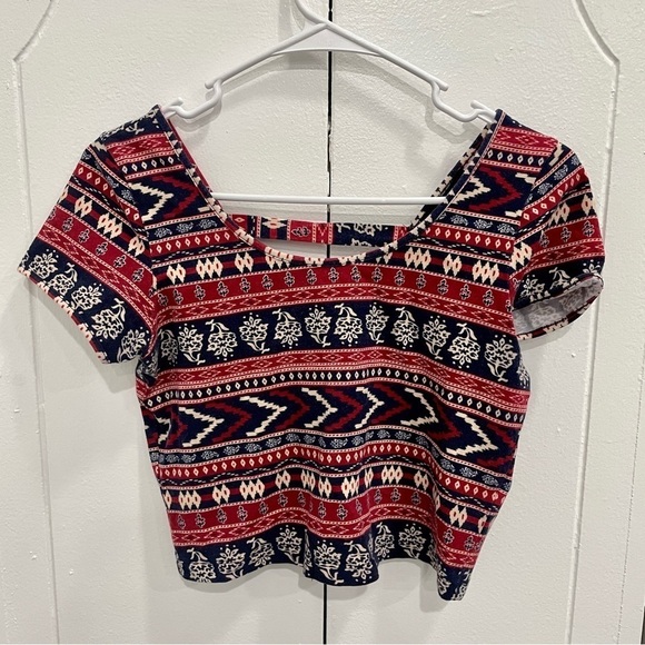 Forever 21 Patterned Open back Crop Top - Picture 1 of 8